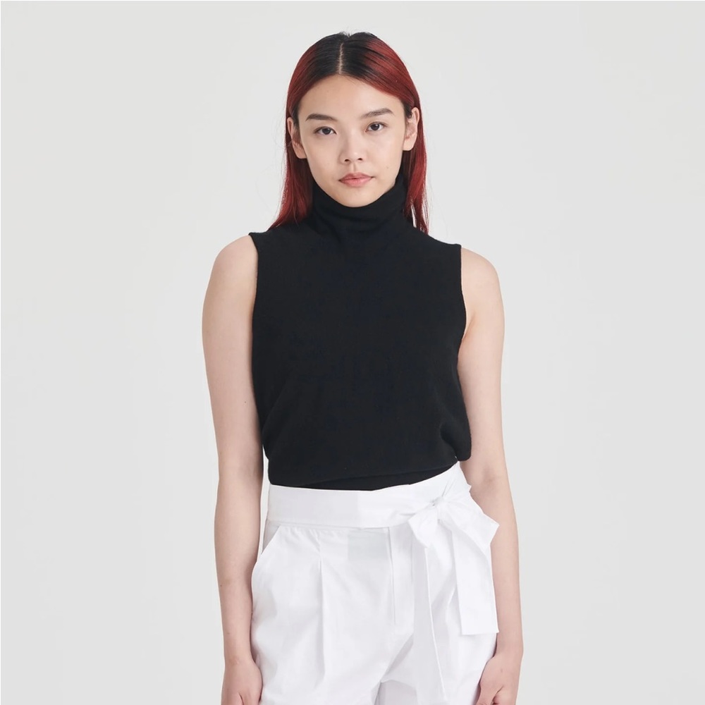 Naadam cashmere sleeveless turtleneck